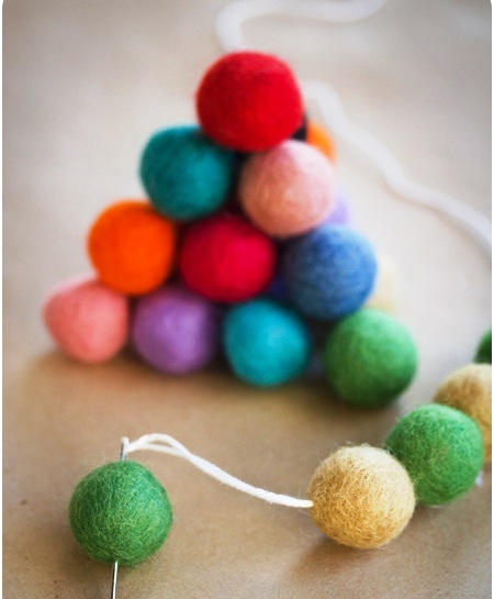 Игрушки из шариков из шерсти. Техника валяния