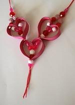 Ожерелье "День Святого Валентина" - как сделать из картона и бусинок